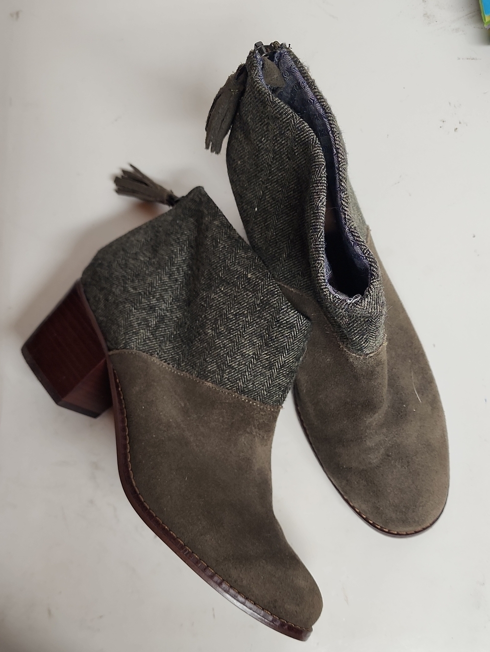 Toms Women's Olive Suede & Tweed Ankle Boots Size 8.5 Minimalist & Comfortable